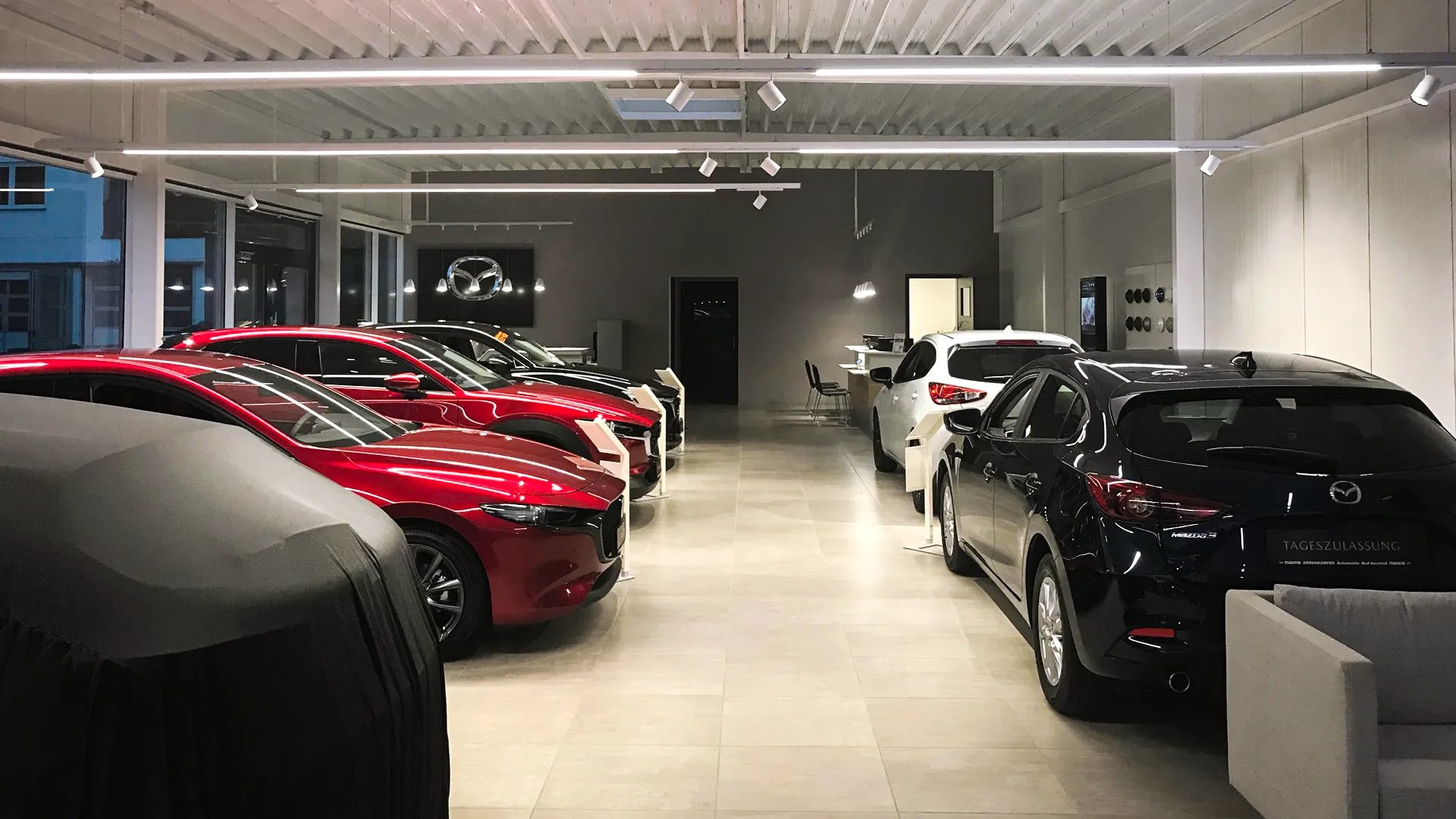 Dörenkämper Automobile GmbH 5 Dörenkämper Showroom